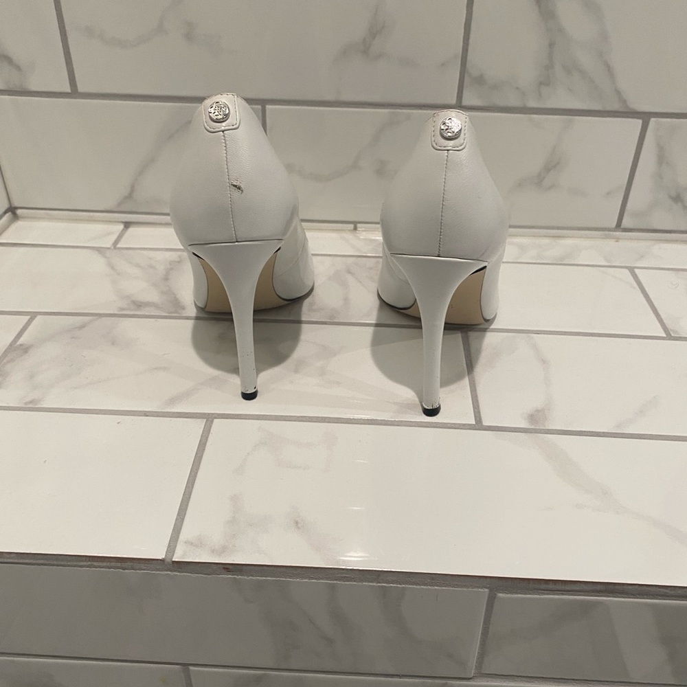 White stiletto heels! - Picture 6 of 9